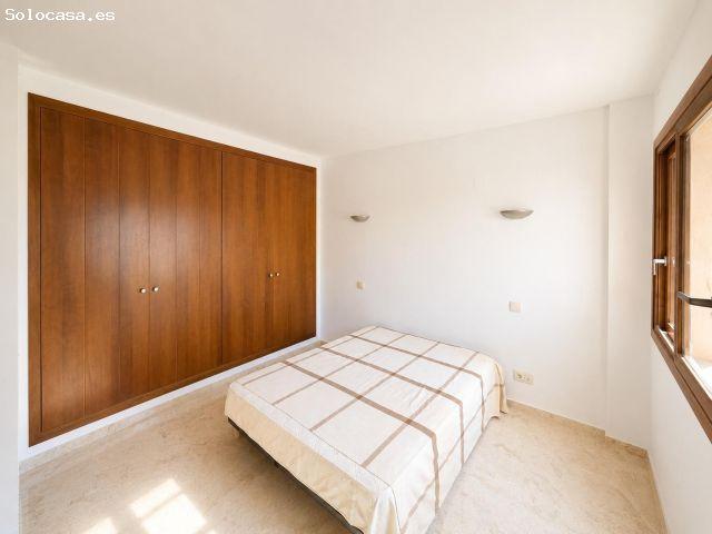 se vende un apartamento de 2 dorrmitorios y 2 baños en urbanisacion cerrdada con piscinas y garajes