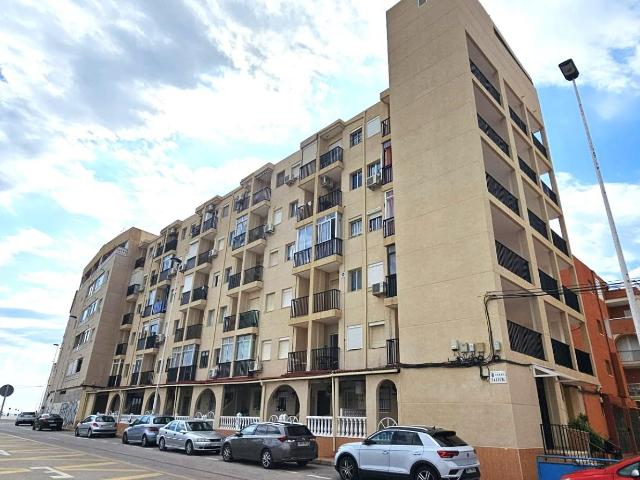 se vende un estudio con garaje y trastero cerca de la playa La Mata Torrevieja