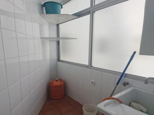 se vende un penthouse en primeta linea de la playa La Mata Torrevieja con 3 dormitorios y balcon es
