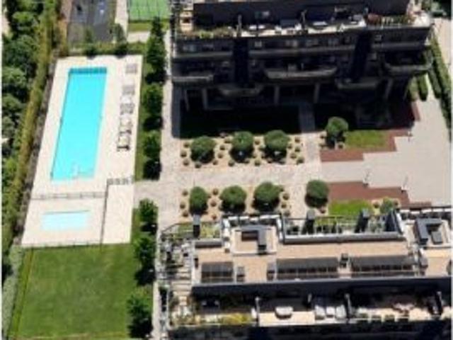 Se vende un piso en una torre en norte de Madrid