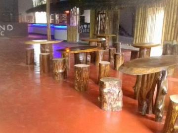 Se vende una proiedad un negocio con papeles en regla con titulo de propiedad Local en Venta en Via principal Sevilla Don Bosco