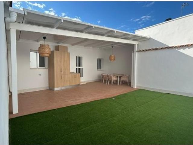 SE VENDE VILLA EN SAN JAVIER DE TRES HABITACIONES