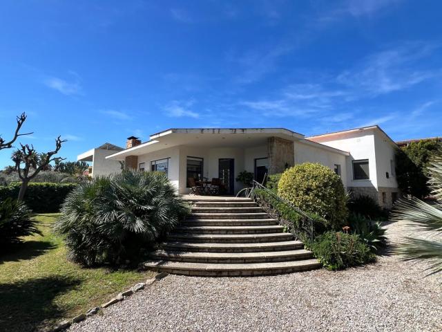 SE VENDE VIVIENDA UNIFAMILIAR AISLADA EN CALLE ACAPULCO DEL PASEO MARITIMO CASTELLON
