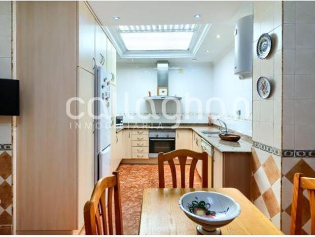 Se vende vivienda esquinera con múltiples posibilidades