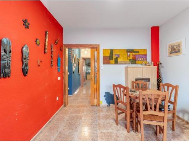 Se Vende Vivienda sobre Almacén de 4 Dormitorios