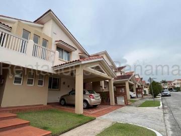 SE VENDE Y SE ALQUILA CASA DE DOS NIVELES EN BRISAS DEL GOLF MR 24 9638
