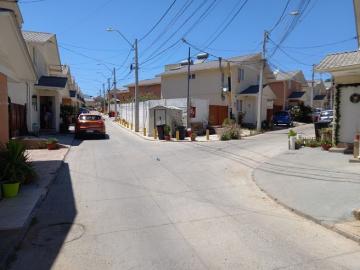Se vende acogedora casa de dos pisos en peña blanca