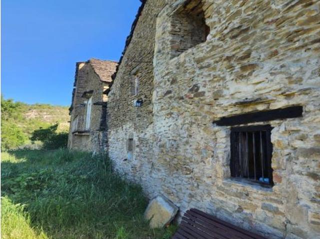 ? Se vende acogedora casa de pueblo en Osia Jaca Naturaleza, vistas y tranquilidad