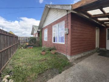 SE VENDE ACOGEDORA CASA EN FRUTILLAR ALTO