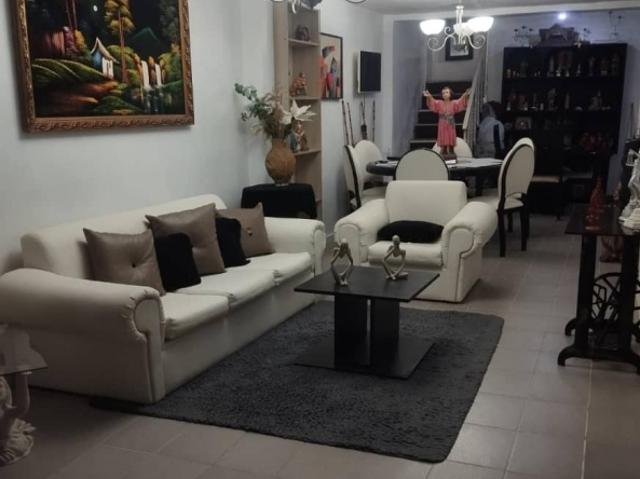 Se Vende Acogedora Casa en Lomas de La Hacienda, San diego, 2 Plantas