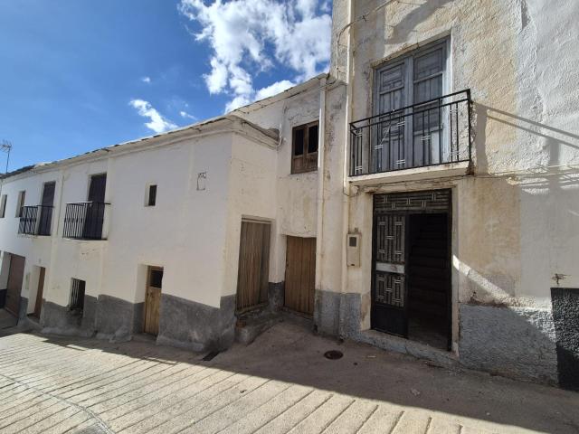 Se vende Adosado en la localidad de Valor
