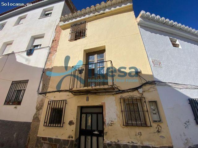 Se vende Adosado en la localidad de Baza Sin Posesión