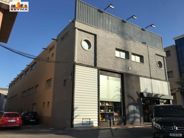 SE VENDE, ALQUILA O ALQUILA EN OPCIÓN COMPRA NAVE INDUSTRIAL EN ZONA POLÍGONO DE CARRÚS