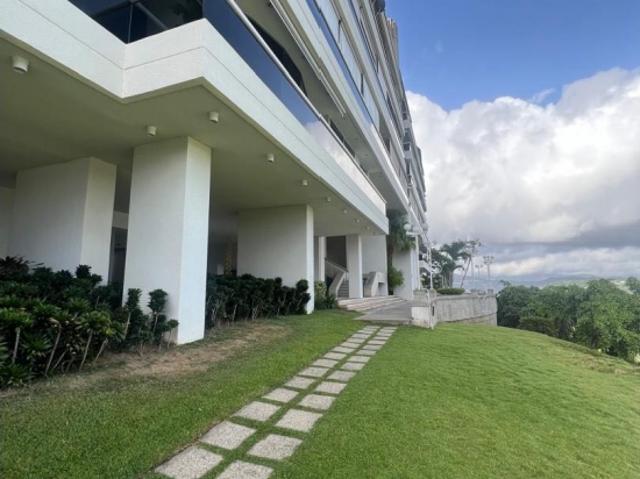 Se vende / Alquila Apartamento 264M2 3H+S/3B+S/3P.San Roman