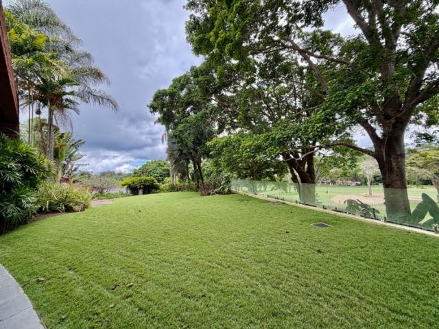 Se vende / alquila casa 880m2 3h+2s/5b/10p La Lagunita