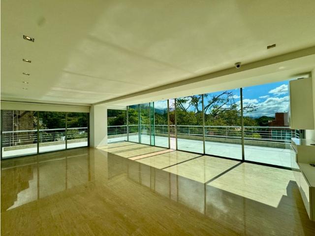 Se vende PH 233m2 3h+s/4b4p Country Club