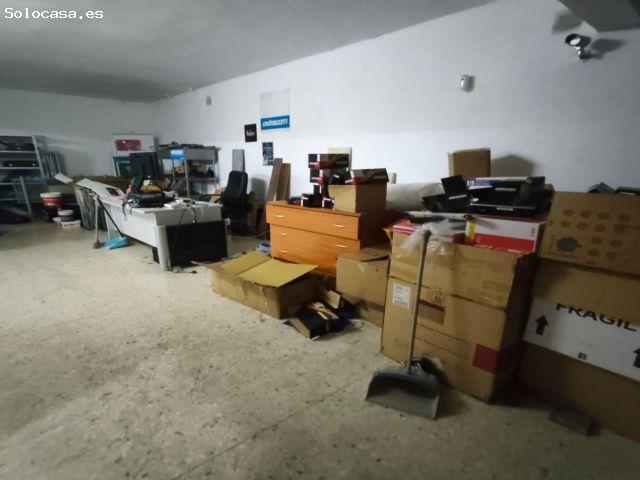 Se vende amplio local en el centro de Cáceres – 220 m2 ideal como almacén o negocio
