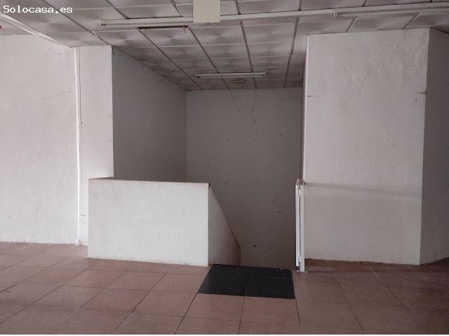 SE VENDE AMPLIO LOCAL EN PLAZA MAYOR DE LA CISTÉRNIGA