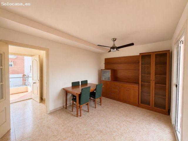 Se vende amplio tríplex, junto a Pedro Muñoz Seca y el Palacio de Congresos