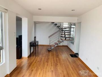 Se vende amplio triplex NEGOCIABLE ubicado en zona residencial de la cdra 14 de la Av. Cesar Vallejo en Lince