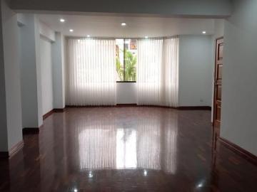 SE VENDE AMPLIO Y ELEGANTE DEPARTAMENTO EN CHACARILLA