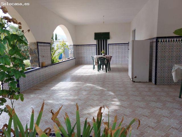 Se vende amplia casa de campo en Crevillent