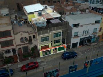 SE VENDE AMPLIA CASA EN ZONA RESIDENCIAL DE PUEBLO LIBRE