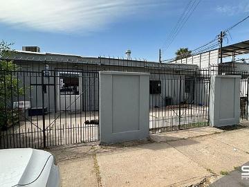 SE VENDE AMPLIA CASA EN LOS OLMOS, MACUL