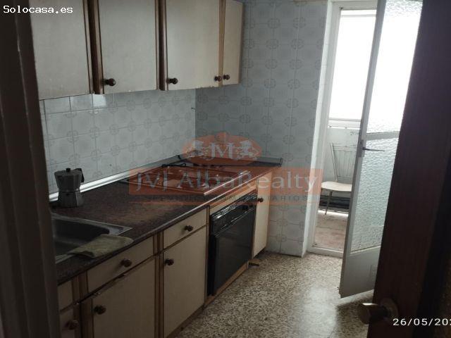 SE VENDE AMPLIA VIVIENDA PARA REFORMAR ZONA CARRETAS