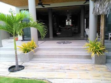 Se Vende Amplia Y Acogedora Casa