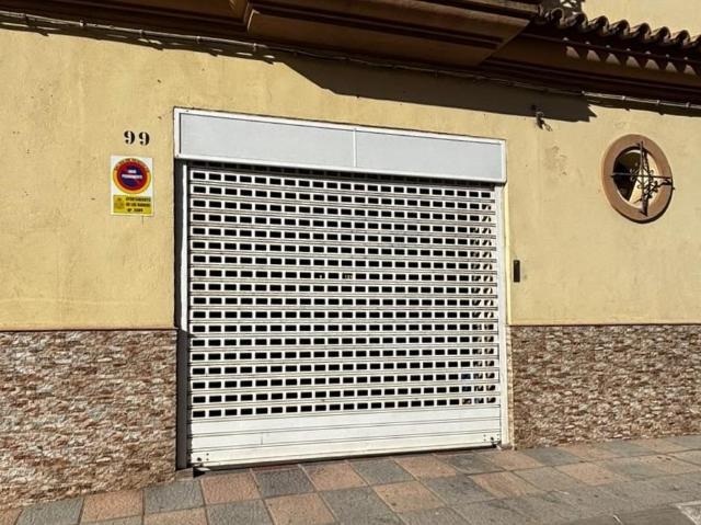 Se vende Aparcamiento privado con rentabilidad inmediata y múltiples posibilidades de uso en los Barrios