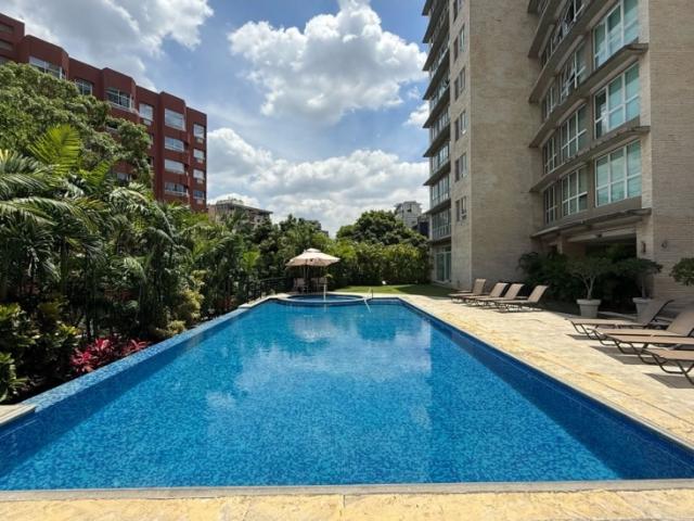 Se Vende Apartamento 57 m2/1H/1B/1P