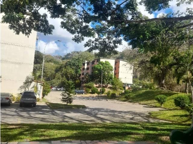 Se vende apartamento 61m2 2h/2b/1p Paracotos 4195