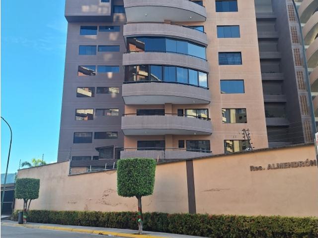 Se vende Apartamento 75m2.2H/2B/1P. Guatire. Frutas Condominio