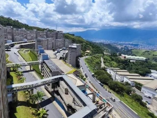 Se vende apartamento 83m2 El Encantado Humboldt 7394