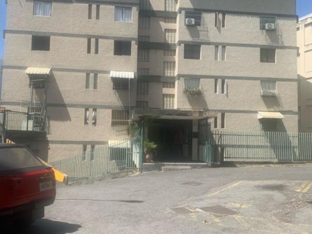 Se vende apartamento 95m2 Colinas Bello Monte 7074