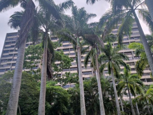 Se vende apartamento 121m2 Parque Caiza 4954