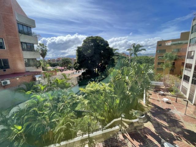Se vende apartamento 154m2 Sebucán 0340