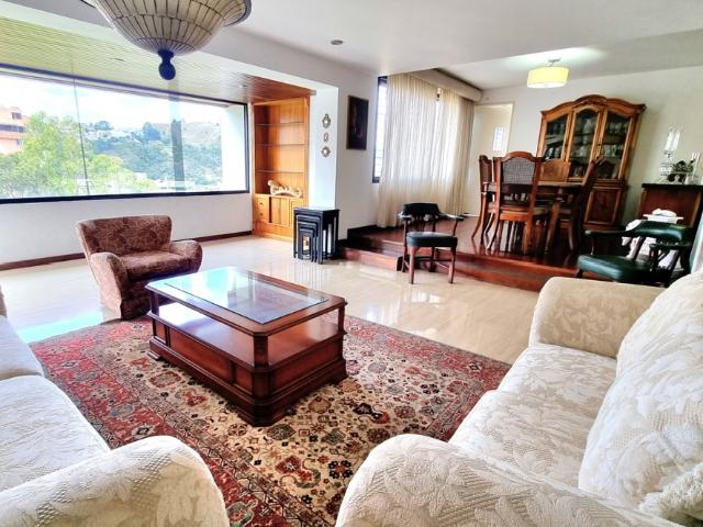 Se vende apartamento 210m2 Los Naranjos 9877