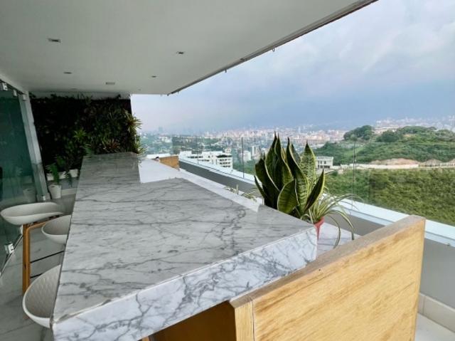 Se vende apartamento 345m2 Lomas de San Roman 8472
