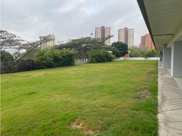 APARTAMENTO EN VENTA TIPO ESTUDIO PEDREGAL 0240