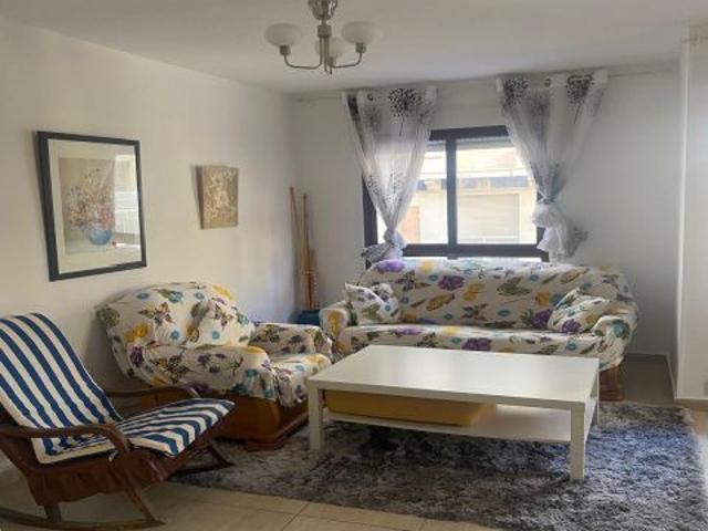 SE VENDE APARTAMENTO CON 3 DORMITORIOS FRENTE PASEO MARITIMO DE TORREVIEJA