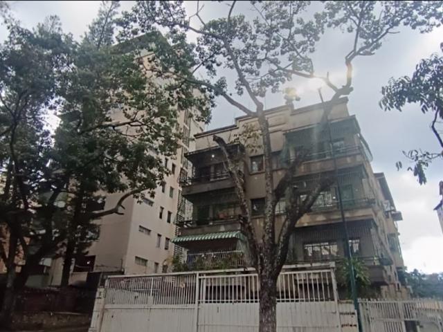 SE VENDE APARTAMENTO DE 112 M² LOS CAOBOS, UBICACIÓN ESTRATÉGICA