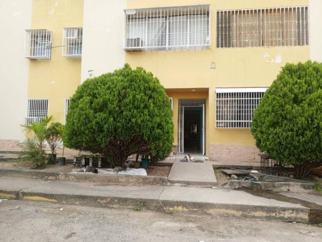 SE VENDE APARTAMENTO EN URB. EL PLACER. VE22 402PLC YVIL