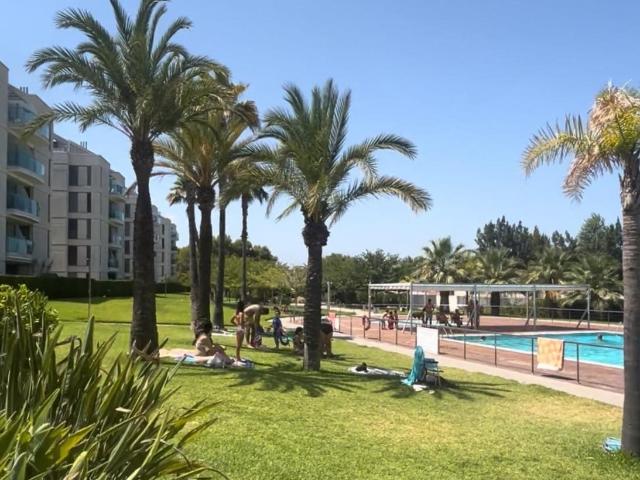 Se vende apartamento en zona de Les Deveses. Descubre este e. 114m² Deveses