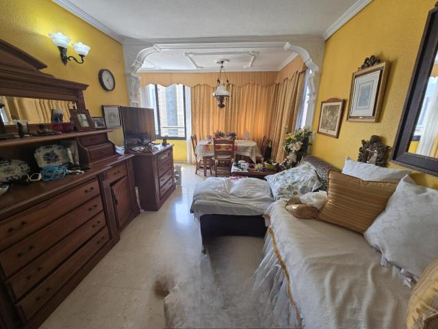 SE VENDE APARTAMENTO EN ZONA LEVANTE