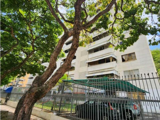 Se vende apartamento 104m2 El Cafetal 1359