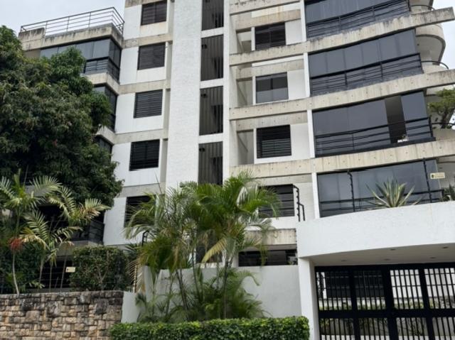 SE VENDE APTO TIPO PB 177M2 3H/3.5B/2P SANTA EDUVIGIS