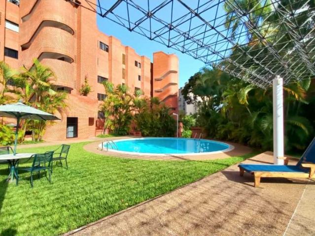 Se Vende apto 151m2 3h+s/2b+s/2pe Colinas de Valle Arriba 2317