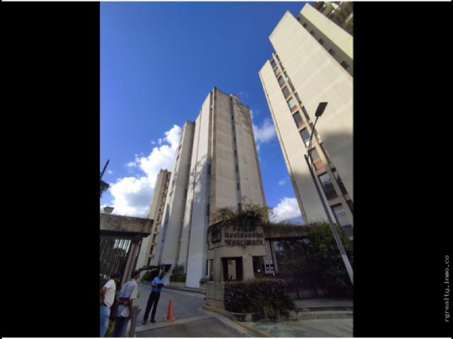 Se vende apto 172m2 3h+1s+3b+2p+1m Caurimare RG